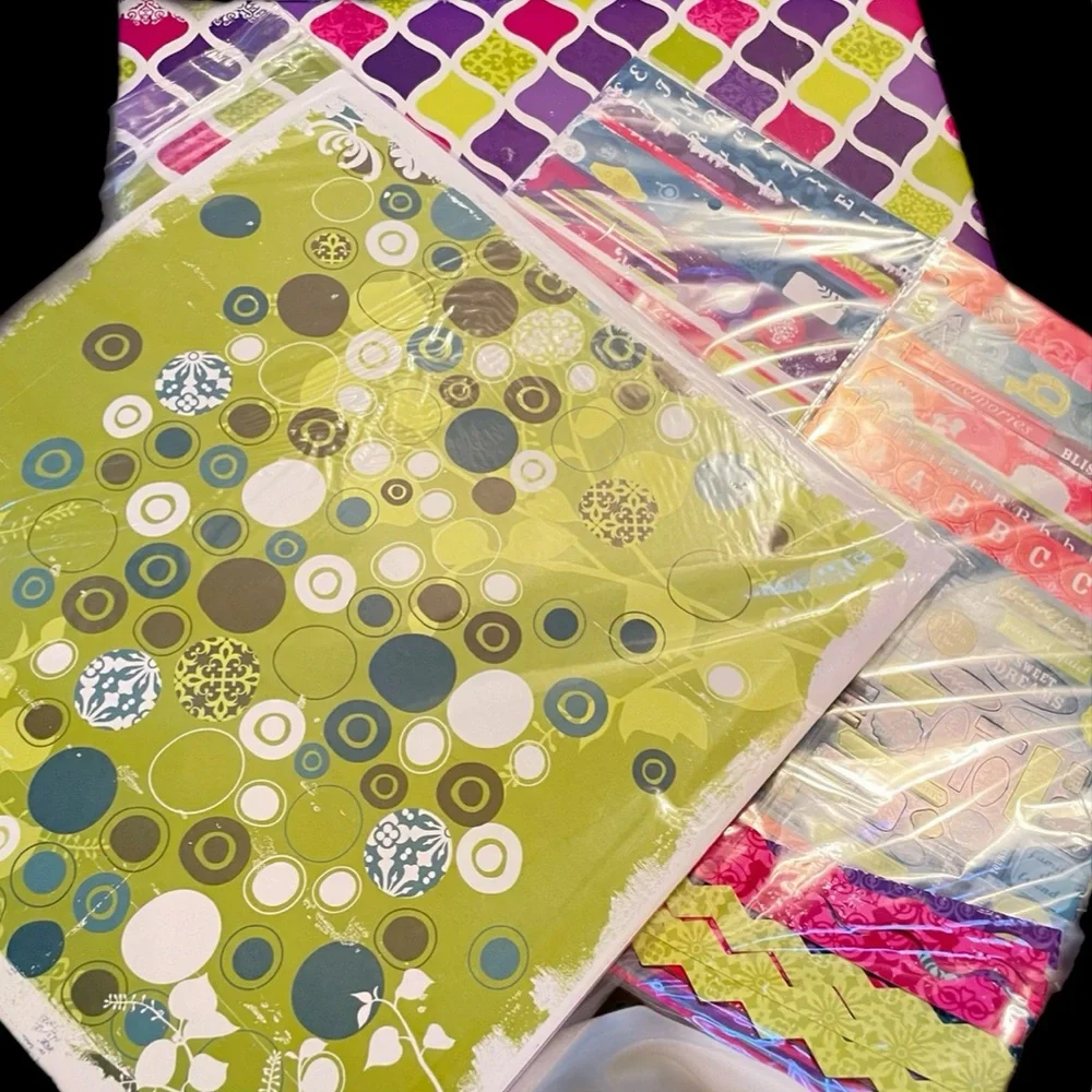 XL SCRAPBOOK+ complete scrap set vintage style appearance w/hundreds of pieces!